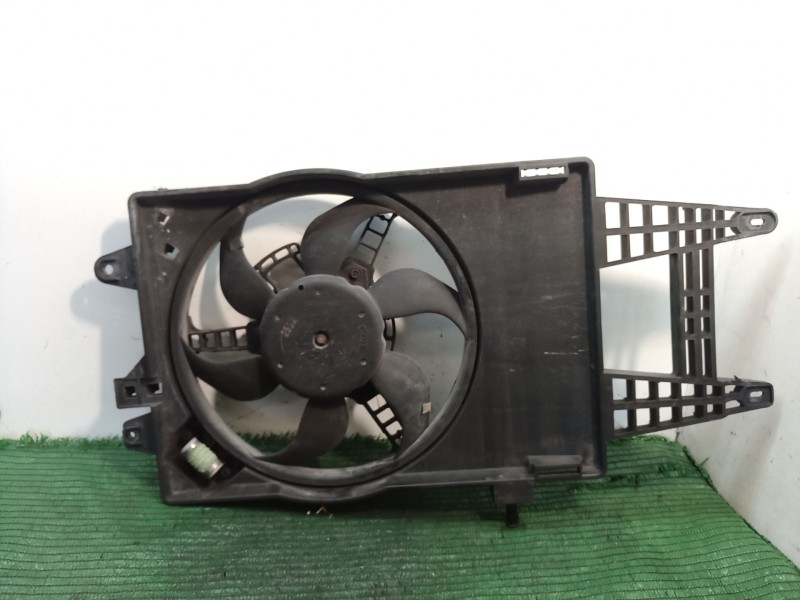 Recambio de electroventilador para fiat punto (188_) 1.4 referencia OEM IAM 823700600 823700600 823700600