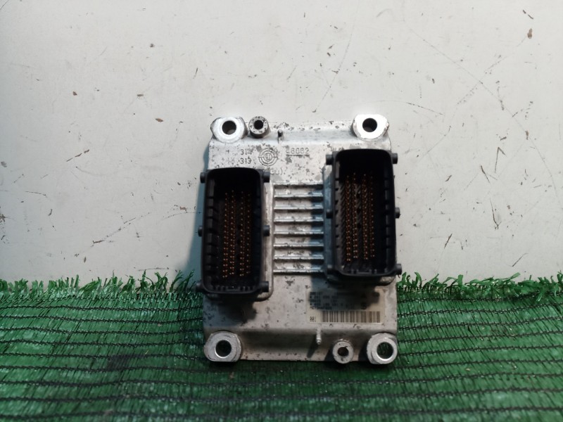 Recambio de centralita motor uce para fiat punto (188_) 1.4 referencia OEM IAM 1039S02987 1039S02987 1039S02987