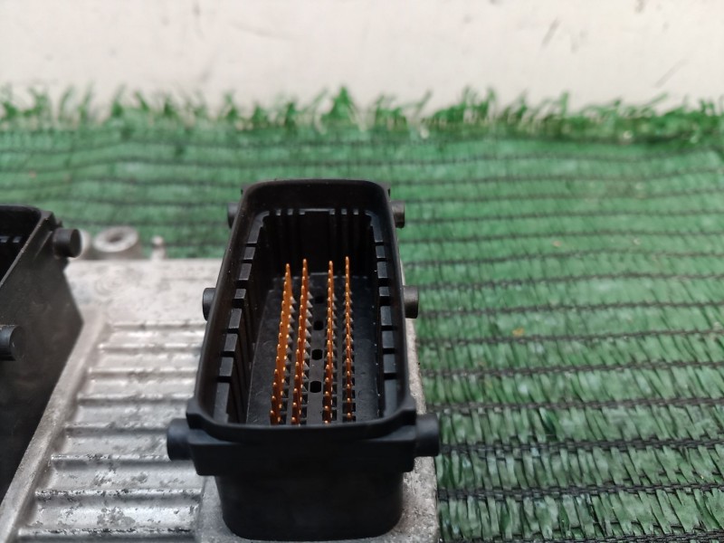 Recambio de centralita motor uce para fiat punto (188_) 1.4 referencia OEM IAM 1039S02987 1039S02987 1039S02987