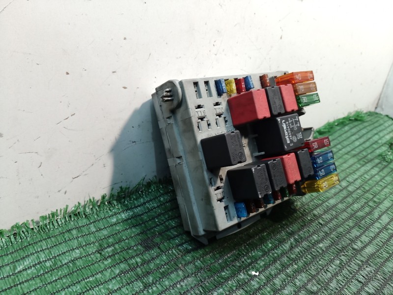 Recambio de caja reles / fusibles para fiat punto (188_) 1.4 referencia OEM IAM 46835597 46835597 46835597