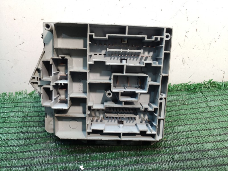 Recambio de caja reles / fusibles para fiat punto (188_) 1.4 referencia OEM IAM 46835597 46835597 46835597