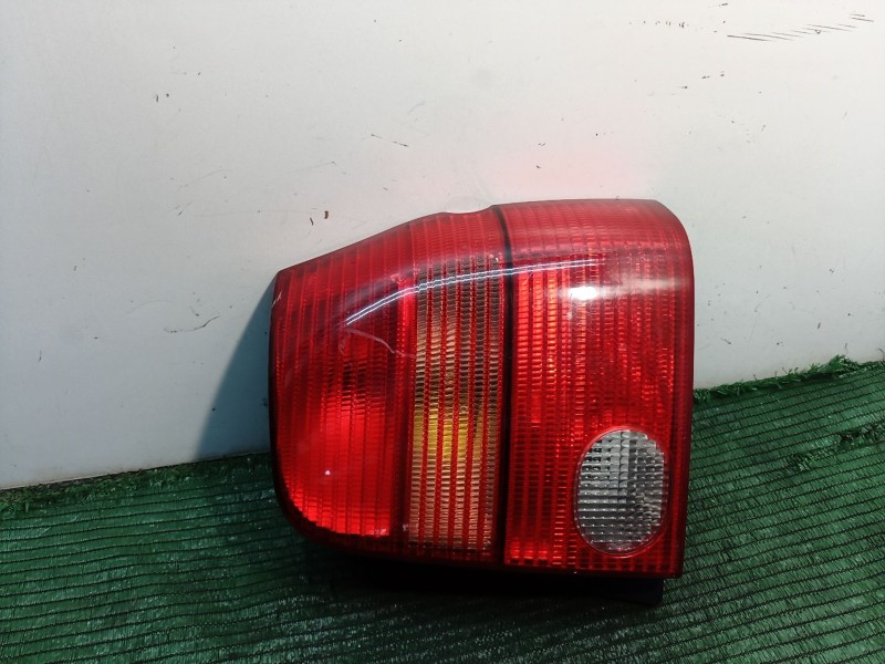 Recambio de piloto trasero derecho para volkswagen lupo (6x1/6e1) 1.0 referencia OEM IAM 38020748 38020748 38020748