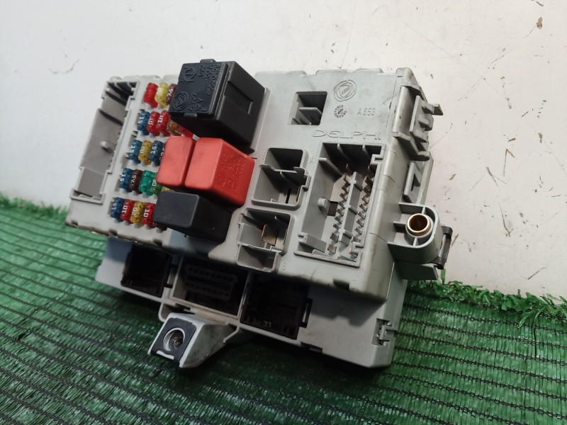 Recambio de caja reles / fusibles para fiat punto (188_) 1.4 referencia OEM IAM   