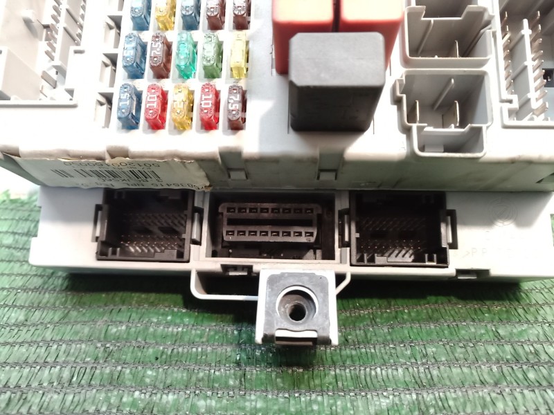 Recambio de caja reles / fusibles para fiat punto (188_) 1.4 referencia OEM IAM   