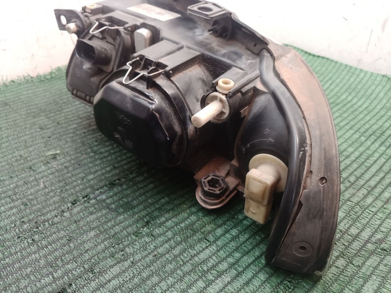 Recambio de faro delantero para audi a4 b5 (8d2) 1.8 t referencia OEM IAM 89300385 89300385 89300385