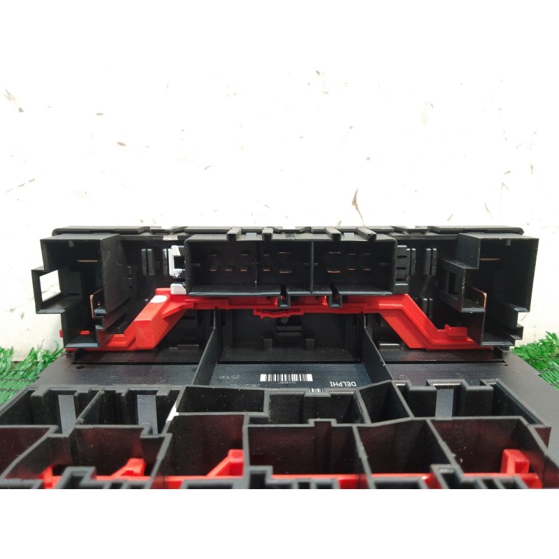 Recambio de caja reles / fusibles para volkswagen passat b6 (3c2) 2.0 tdi referencia OEM IAM 3C0937049J 04439351 28027755