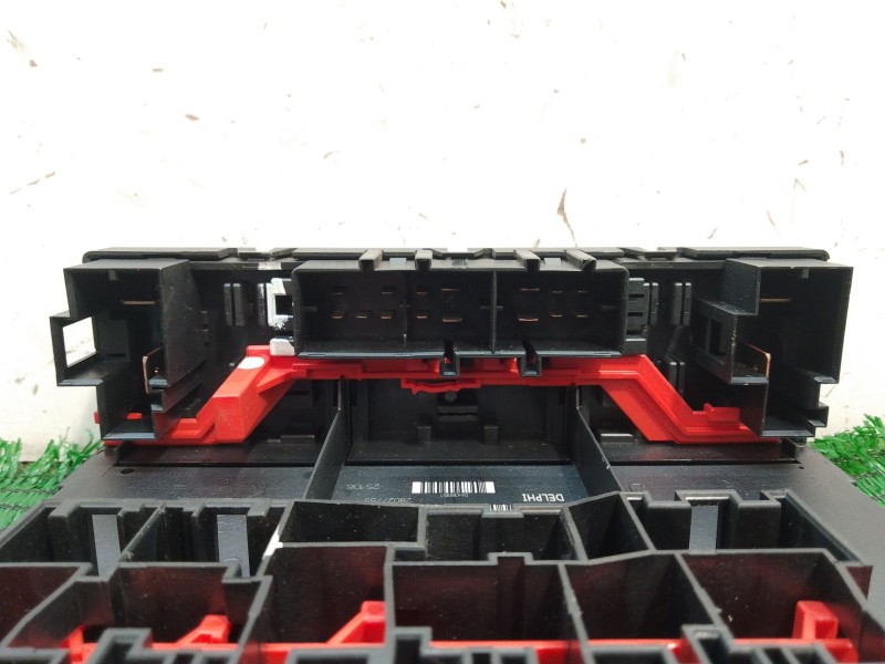 Recambio de caja reles / fusibles para volkswagen passat b6 (3c2) 2.0 tdi referencia OEM IAM 3C0937049J 04439351 28027755