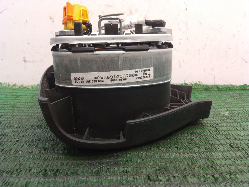 Recambio de airbag volante para volkswagen passat b6 (3c2) 2.0 tdi referencia OEM IAM 61923050A 001UG01G9YAV 3C0880201AF