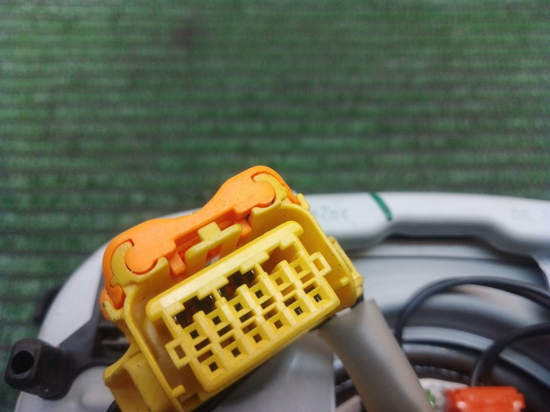 Recambio de airbag volante para volkswagen passat b6 (3c2) 2.0 tdi referencia OEM IAM 61923050A 001UG01G9YAV 3C0880201AF