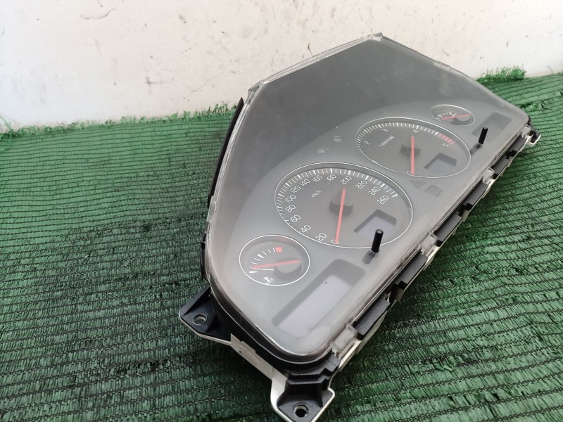 Recambio de cuadro instrumentos para volvo s60 berlina 2.4 diesel cat referencia OEM IAM   