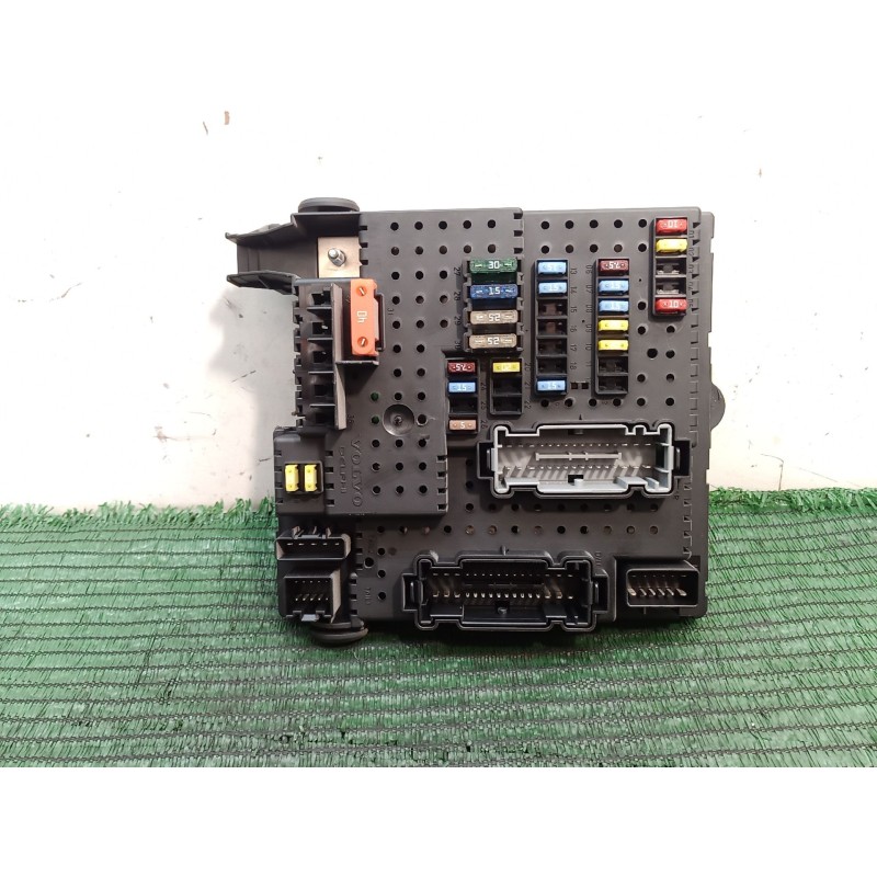 Recambio de caja reles / fusibles para volvo s60 berlina 2.4 diesel cat referencia OEM IAM 28017881 28017881 28017881