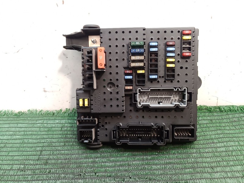 Recambio de caja reles / fusibles para volvo s60 berlina 2.4 diesel cat referencia OEM IAM 28017881 28017881 28017881