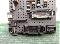 Recambio de caja reles / fusibles para volvo s60 berlina 2.4 diesel cat referencia OEM IAM 28017881 28017881 28017881 2
