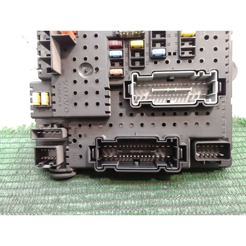 Recambio de caja reles / fusibles para volvo s60 berlina 2.4 diesel cat referencia OEM IAM 28017881 28017881 28017881