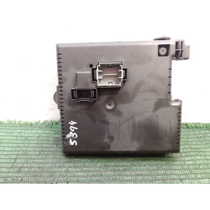 Recambio de caja reles / fusibles para volvo s60 berlina 2.4 diesel cat referencia OEM IAM 28017881 28017881 28017881