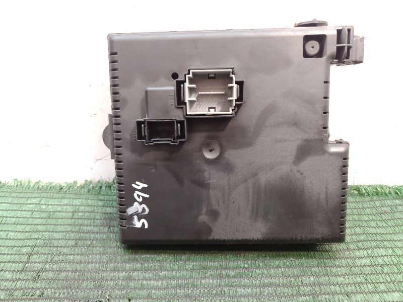 Recambio de caja reles / fusibles para volvo s60 berlina 2.4 diesel cat referencia OEM IAM 28017881 28017881 28017881