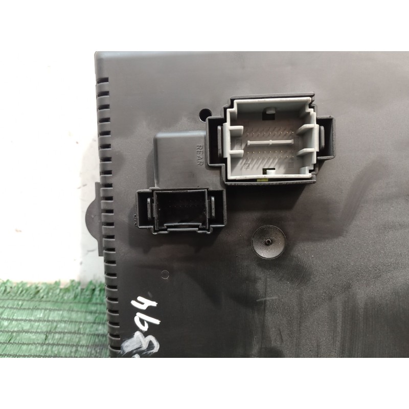 Recambio de caja reles / fusibles para volvo s60 berlina 2.4 diesel cat referencia OEM IAM 28017881 28017881 28017881