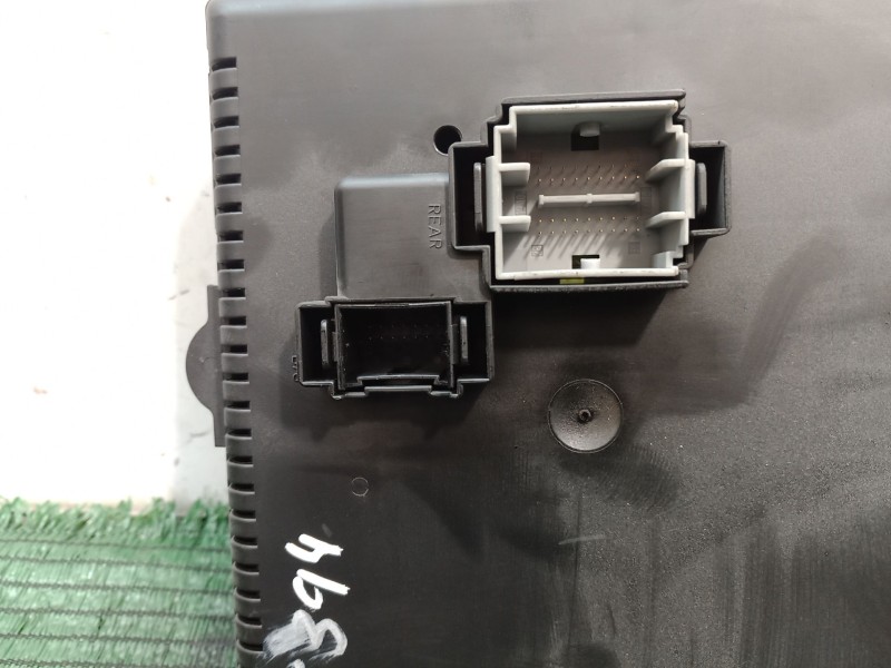 Recambio de caja reles / fusibles para volvo s60 berlina 2.4 diesel cat referencia OEM IAM 28017881 28017881 28017881