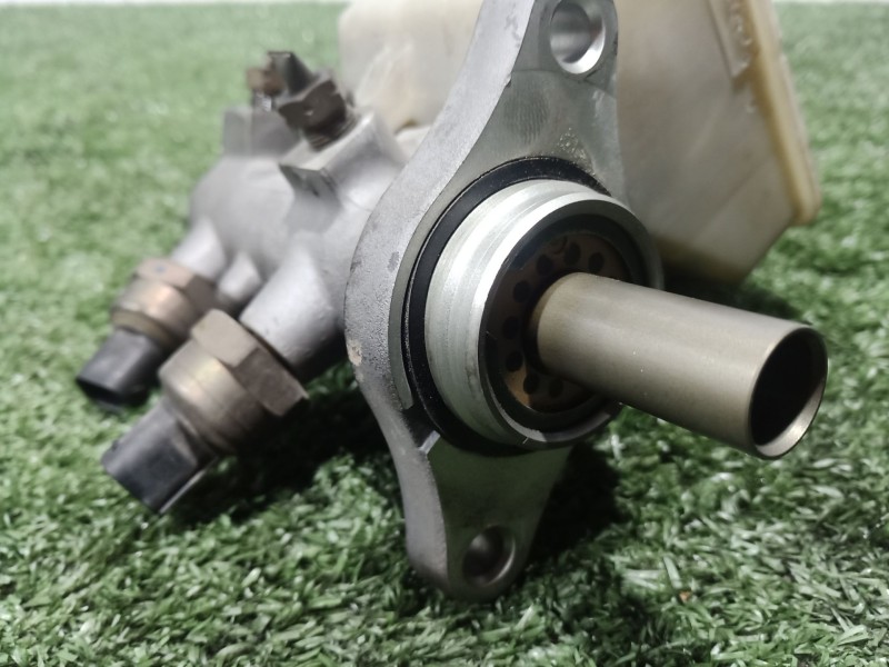 Recambio de bomba freno para volvo s60 berlina 2.4 diesel cat referencia OEM IAM 8646009 8646009 8646009