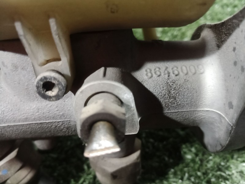 Recambio de bomba freno para volvo s60 berlina 2.4 diesel cat referencia OEM IAM 8646009 8646009 8646009