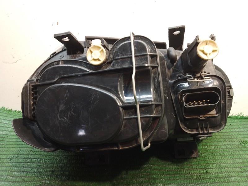 Recambio de faro izquierdo para volkswagen golf iv (1j1) 1.4 16v referencia OEM IAM 083411108L 084411183L 084411130L