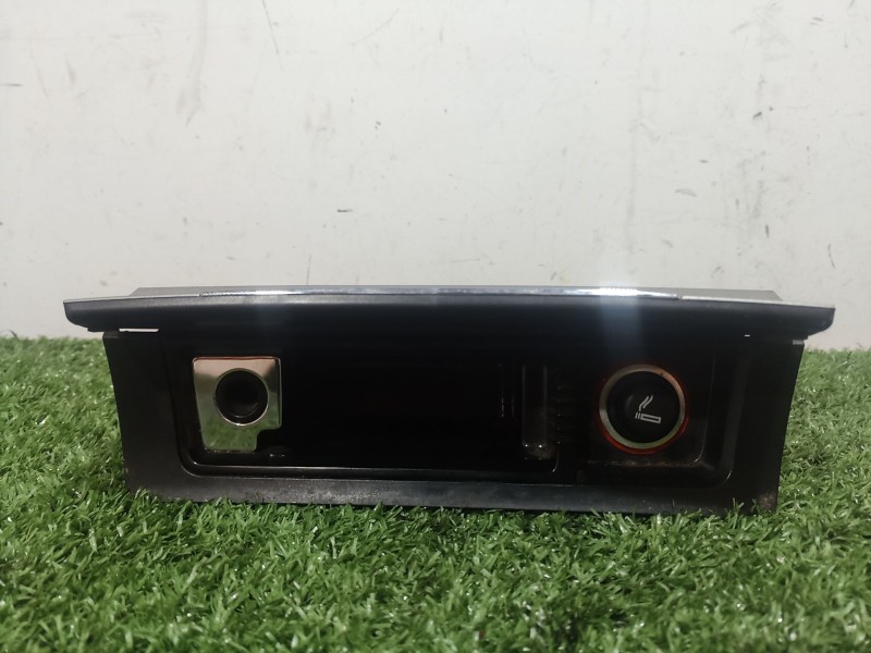 Recambio de cenicero para volkswagen passat b6 (3c2) 2.0 tdi referencia OEM IAM   