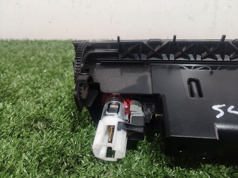 Recambio de cenicero para volkswagen passat b6 (3c2) 2.0 tdi referencia OEM IAM   