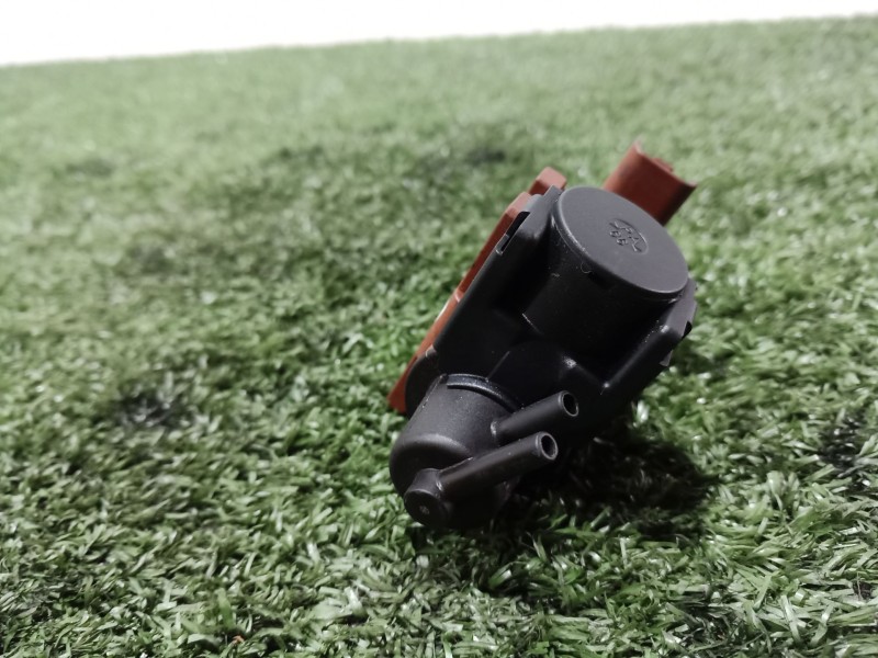 Recambio de valvula aire adicional para volvo s60 berlina 2.4 diesel cat referencia OEM IAM 70177100 70177100 70177100