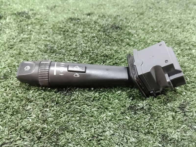 Recambio de mando limpia para volvo s60 berlina 2.4 diesel cat referencia OEM IAM 30768099 30768099 30768099