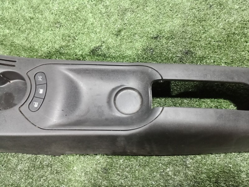 Recambio de consola central trasera para lancia ypsilon (843_) 1.2 (843.axb1a) referencia OEM IAM 735322094 735322094 735342538