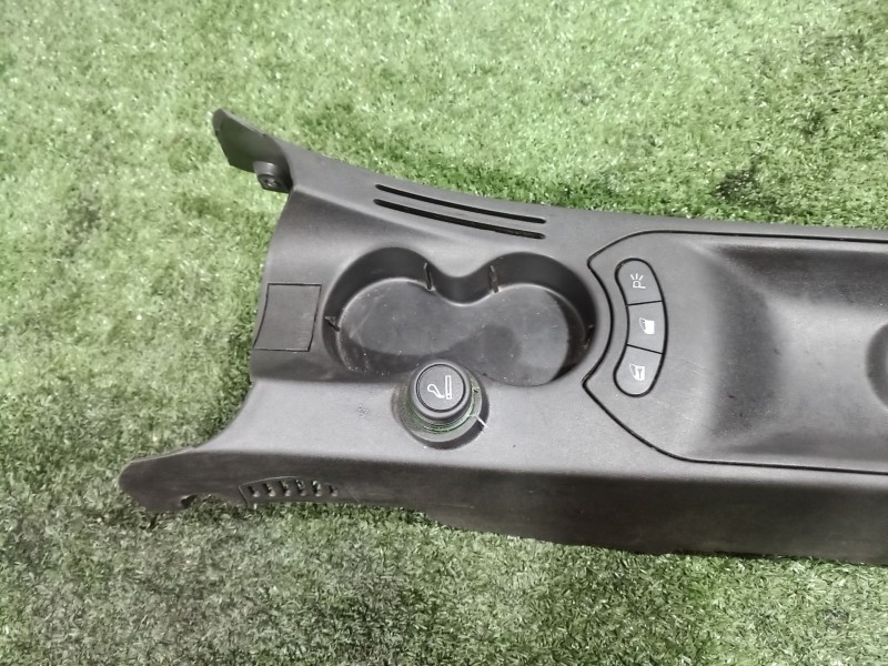 Recambio de consola central trasera para lancia ypsilon (843_) 1.2 (843.axb1a) referencia OEM IAM 735322094 735322094 735342538