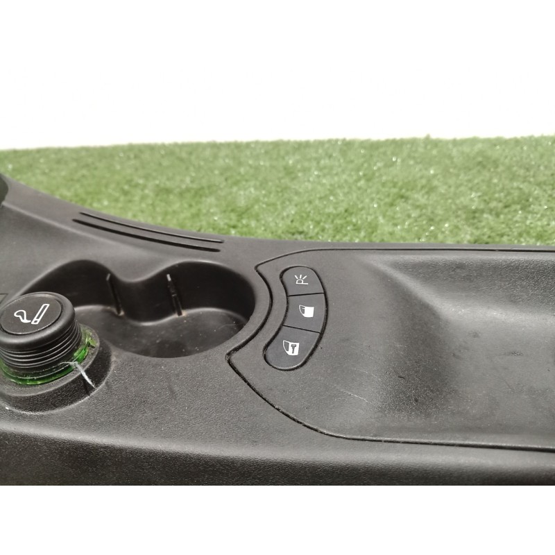 Recambio de consola central trasera para lancia ypsilon (843_) 1.2 (843.axb1a) referencia OEM IAM 735322094 735322094 735342538