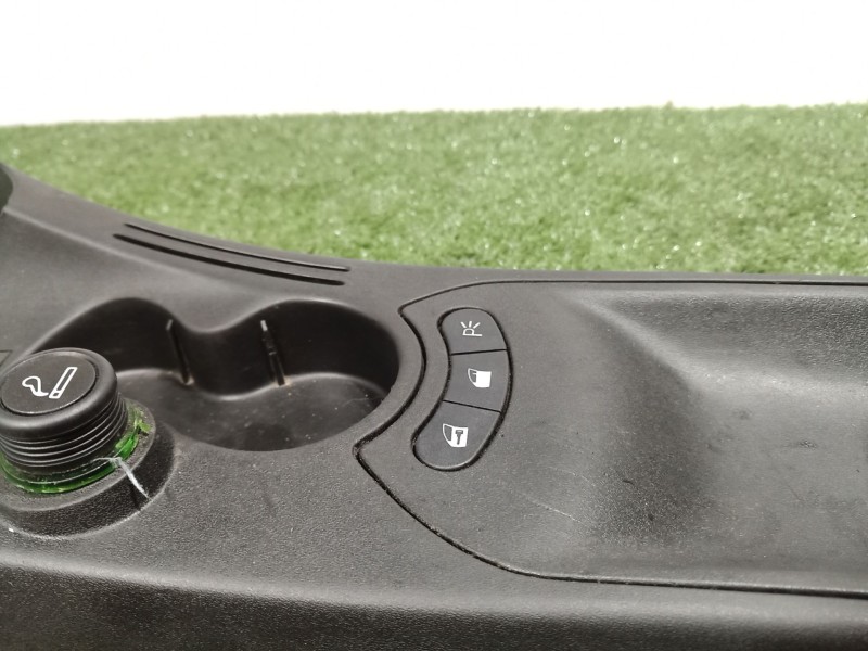 Recambio de consola central trasera para lancia ypsilon (843_) 1.2 (843.axb1a) referencia OEM IAM 735322094 735322094 735342538