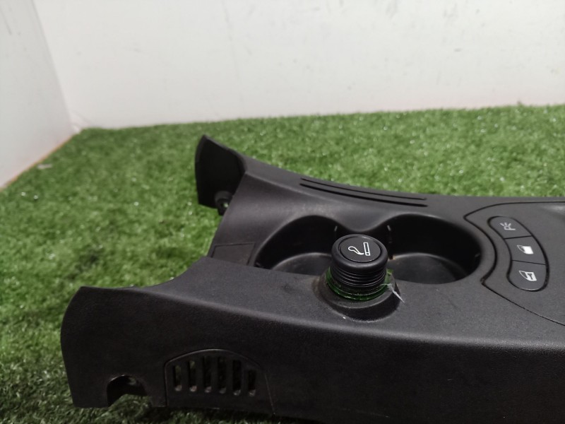 Recambio de consola central trasera para lancia ypsilon (843_) 1.2 (843.axb1a) referencia OEM IAM 735322094 735322094 735342538