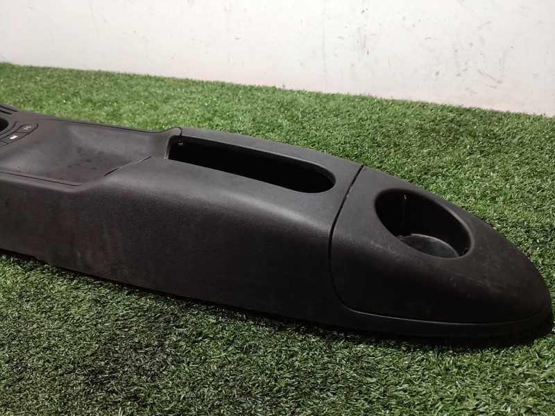 Recambio de consola central trasera para lancia ypsilon (843_) 1.2 (843.axb1a) referencia OEM IAM 735322094 735322094 735342538