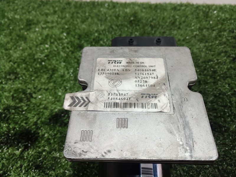Recambio de abs para lancia ypsilon (843_) 1.2 (843.axb1a) referencia OEM IAM 54084694E 54084694E 54084694E