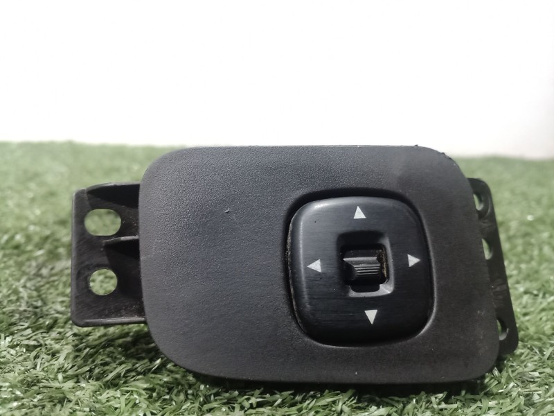 Recambio de mando retrovisor para mazda mpv ii (lw) 2.0 di referencia OEM IAM LD4766600 LD4766600 LD4766600