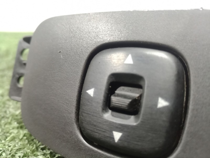 Recambio de mando retrovisor para mazda mpv ii (lw) 2.0 di referencia OEM IAM LD4766600 LD4766600 LD4766600