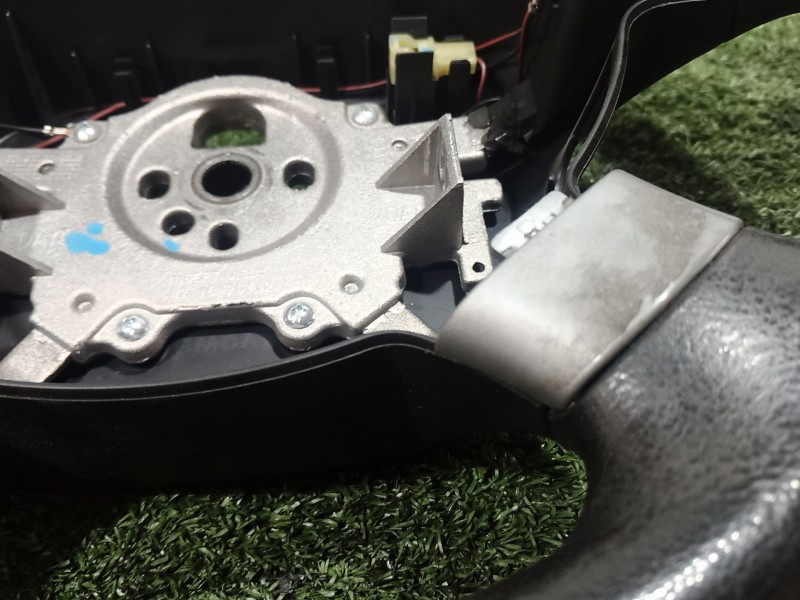 Recambio de volante para chevrolet aveo / kalos sedán (t250, t255) 1.2 referencia OEM IAM 211520112 211520112 211520112