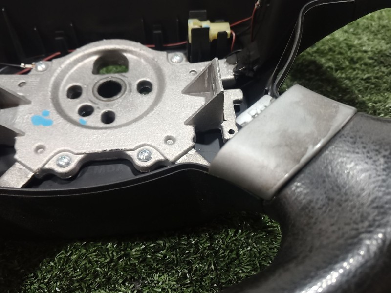 Recambio de volante para chevrolet aveo / kalos sedán (t250, t255) 1.2 referencia OEM IAM 211520112 211520112 211520112