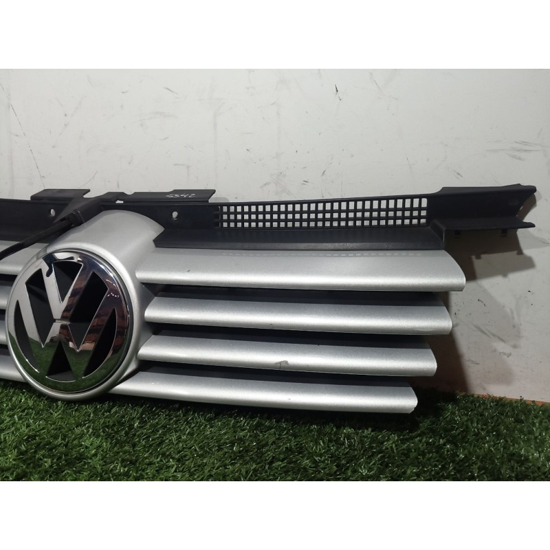 Recambio de rejilla delantera para volkswagen bora i (1j2) 1.6 16v referencia OEM IAM   