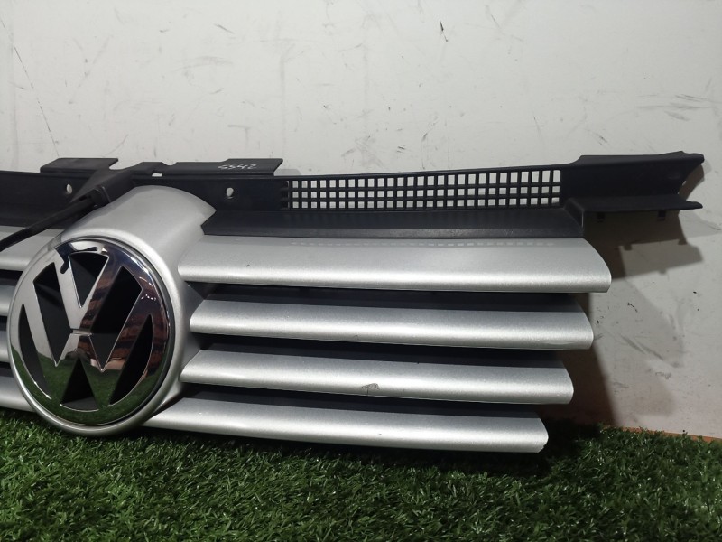 Recambio de rejilla delantera para volkswagen bora i (1j2) 1.6 16v referencia OEM IAM   