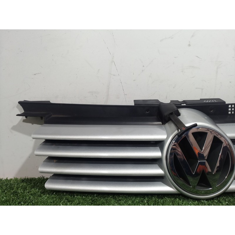 Recambio de rejilla delantera para volkswagen bora i (1j2) 1.6 16v referencia OEM IAM   