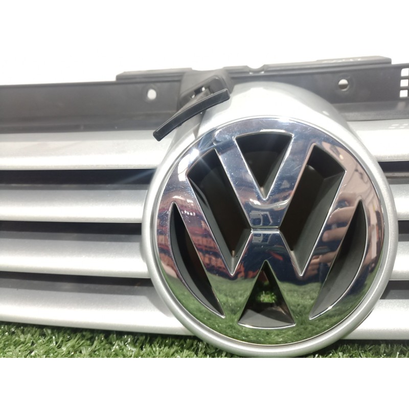 Recambio de rejilla delantera para volkswagen bora i (1j2) 1.6 16v referencia OEM IAM   