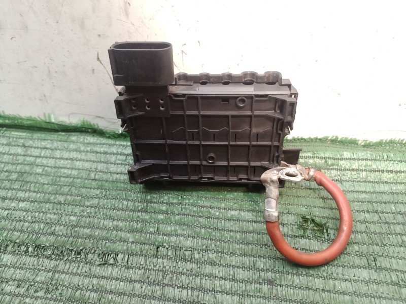 Recambio de caja reles / fusibles para volkswagen golf iv (1j1) 1.6 16v referencia OEM IAM   