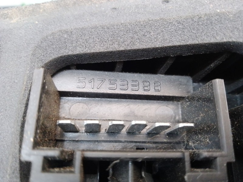 Recambio de piloto trasero izquierdo para lancia ypsilon (843_) 1.2 (843.axb1a) referencia OEM IAM 51753385 0334003 B032