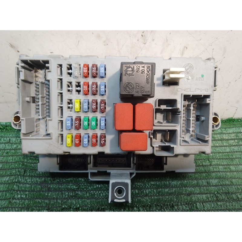 Recambio de caja reles / fusibles para lancia ypsilon (843_) 1.2 (843.axb1a) referencia OEM IAM 51771409  