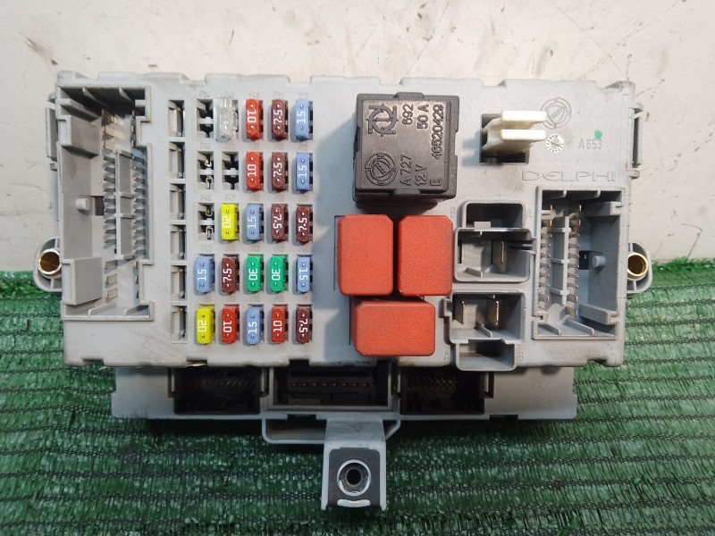 Recambio de caja reles / fusibles para lancia ypsilon (843_) 1.2 (843.axb1a) referencia OEM IAM 51771409  