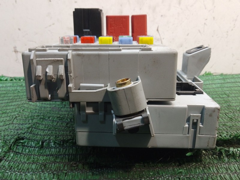 Recambio de caja reles / fusibles para lancia ypsilon (843_) 1.2 (843.axb1a) referencia OEM IAM 51771409  