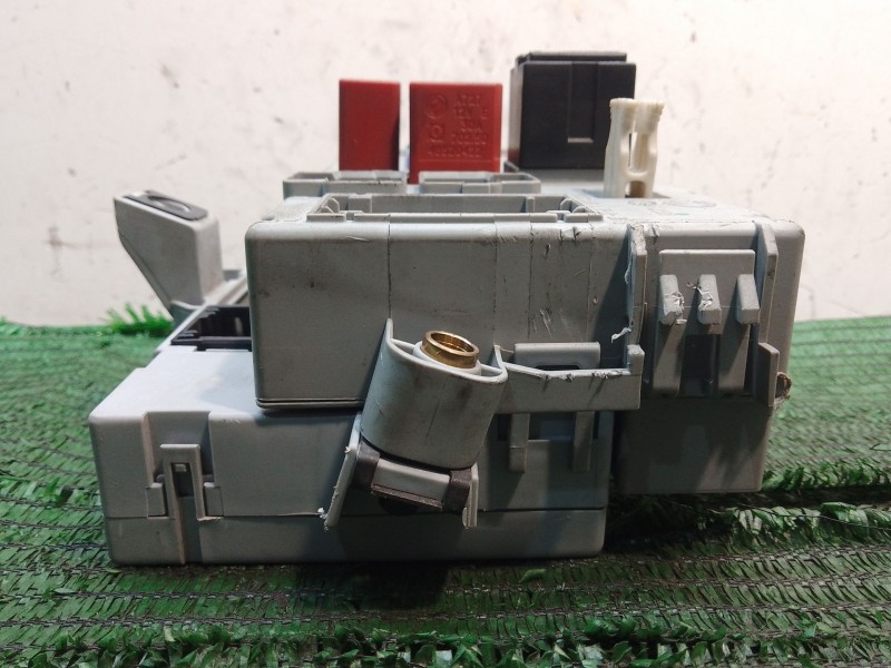 Recambio de caja reles / fusibles para lancia ypsilon (843_) 1.2 (843.axb1a) referencia OEM IAM 51771409  